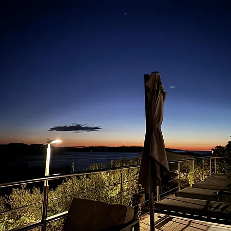 Hvar Dream View Penthouse With Hot Tub * Χβαρ