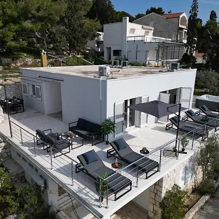 아파트 Hvar Dream View Penthouse With Hot Tub 흐바르