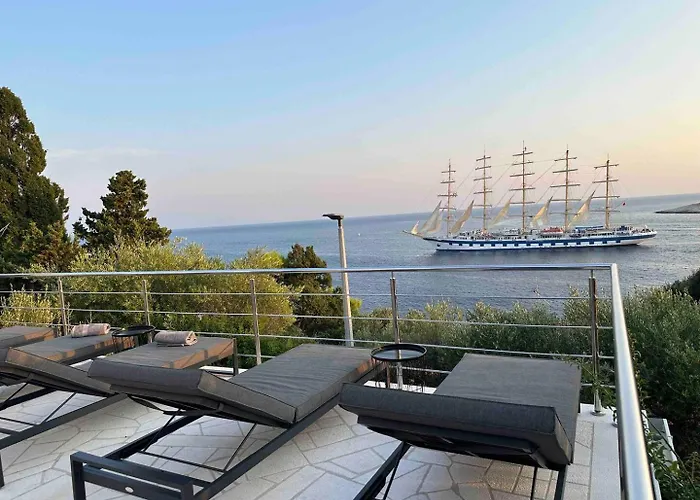 Hvar Dream View Penthouse With Hot Tub Appartamento